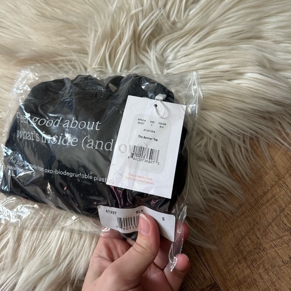 ANDIE The Belmar Top In Black - Picture 3 of 3